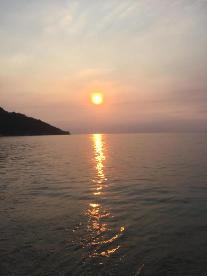 Riverside At Aninuan Accommodation And Food Puerto Galera Ngoại thất bức ảnh